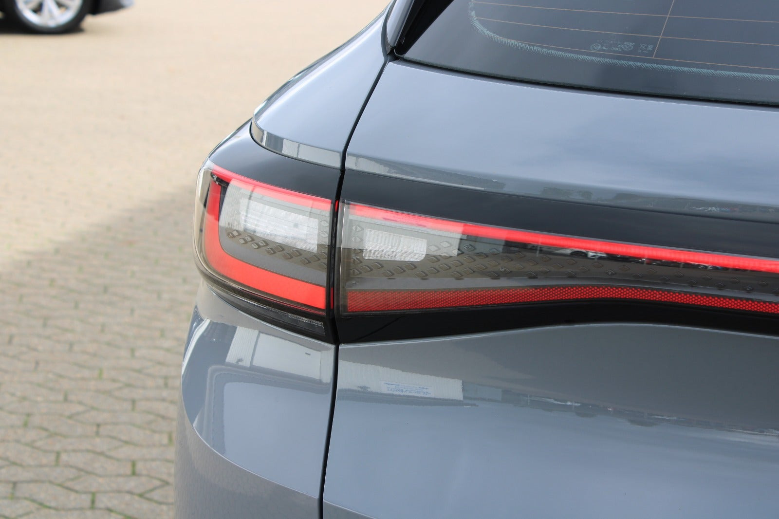 Grå VW ID.4 fra 2022