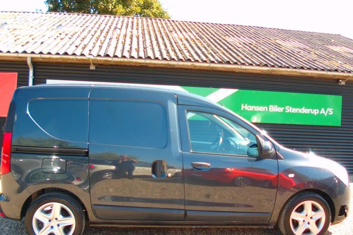 Grå Dacia Dokker fra 2018
