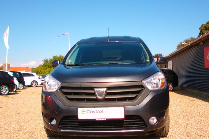 Grå Dacia Dokker fra 2018