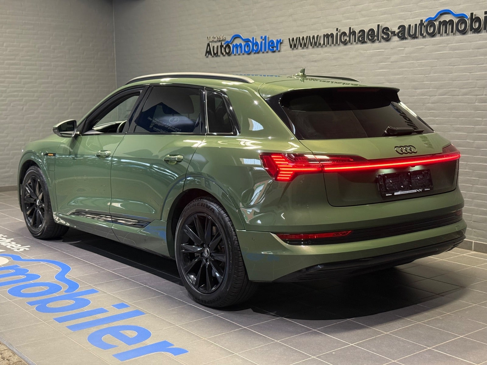 Grøn Audi e-tron fra 2023