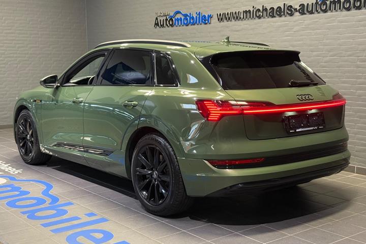 Grøn Audi e-tron fra 2023