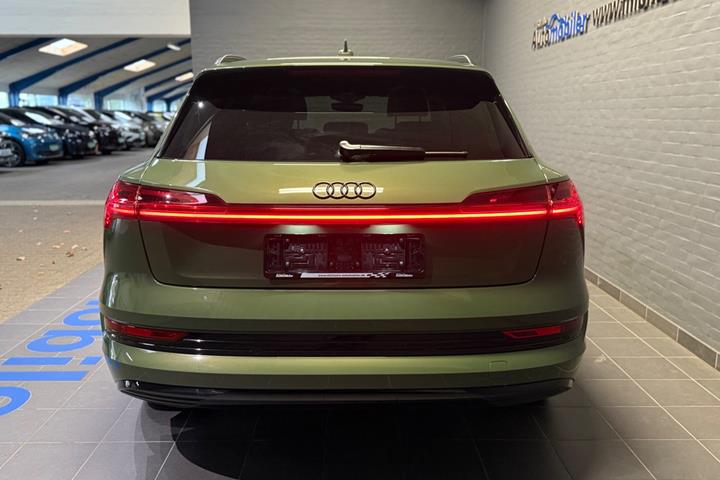Grøn Audi e-tron fra 2023