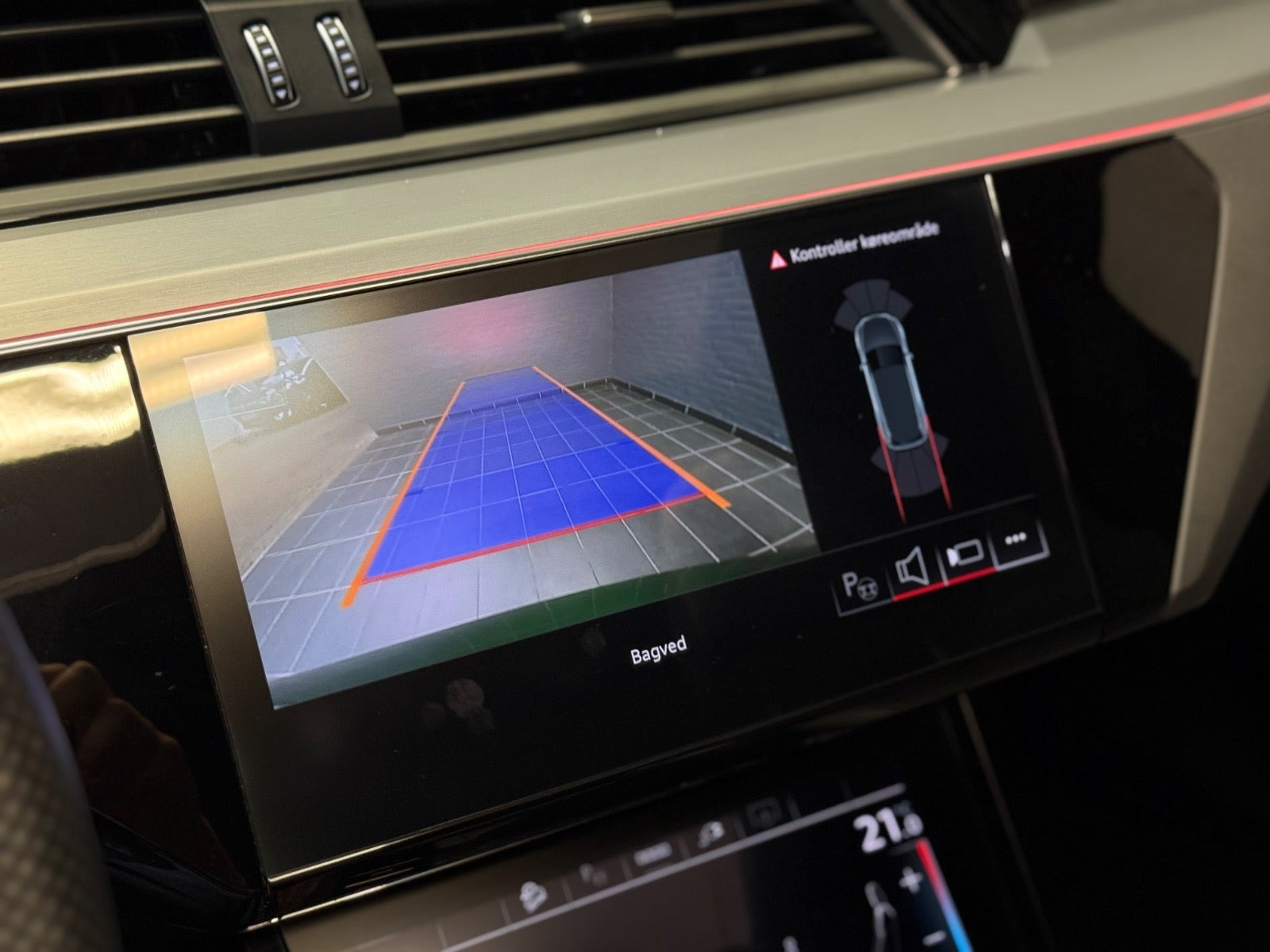 Grøn Audi e-tron fra 2023