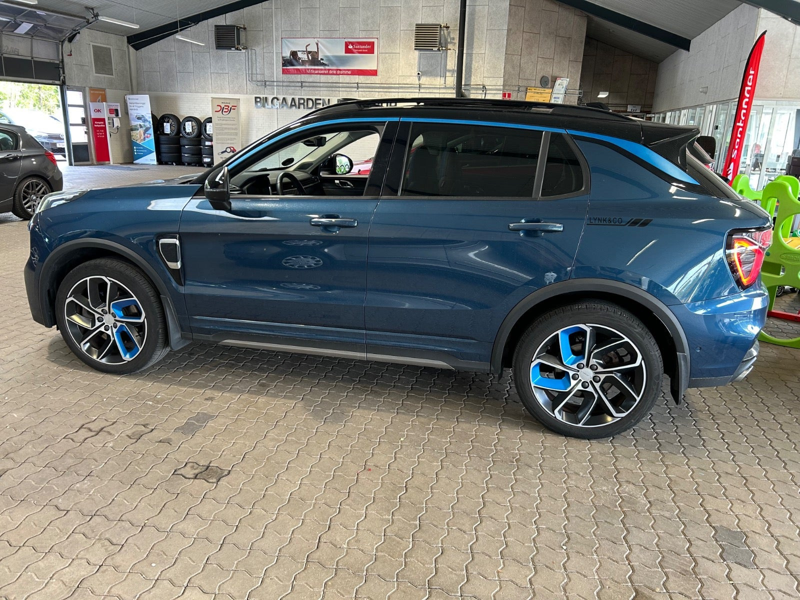 Blå Lynk & Co 01 fra 2021