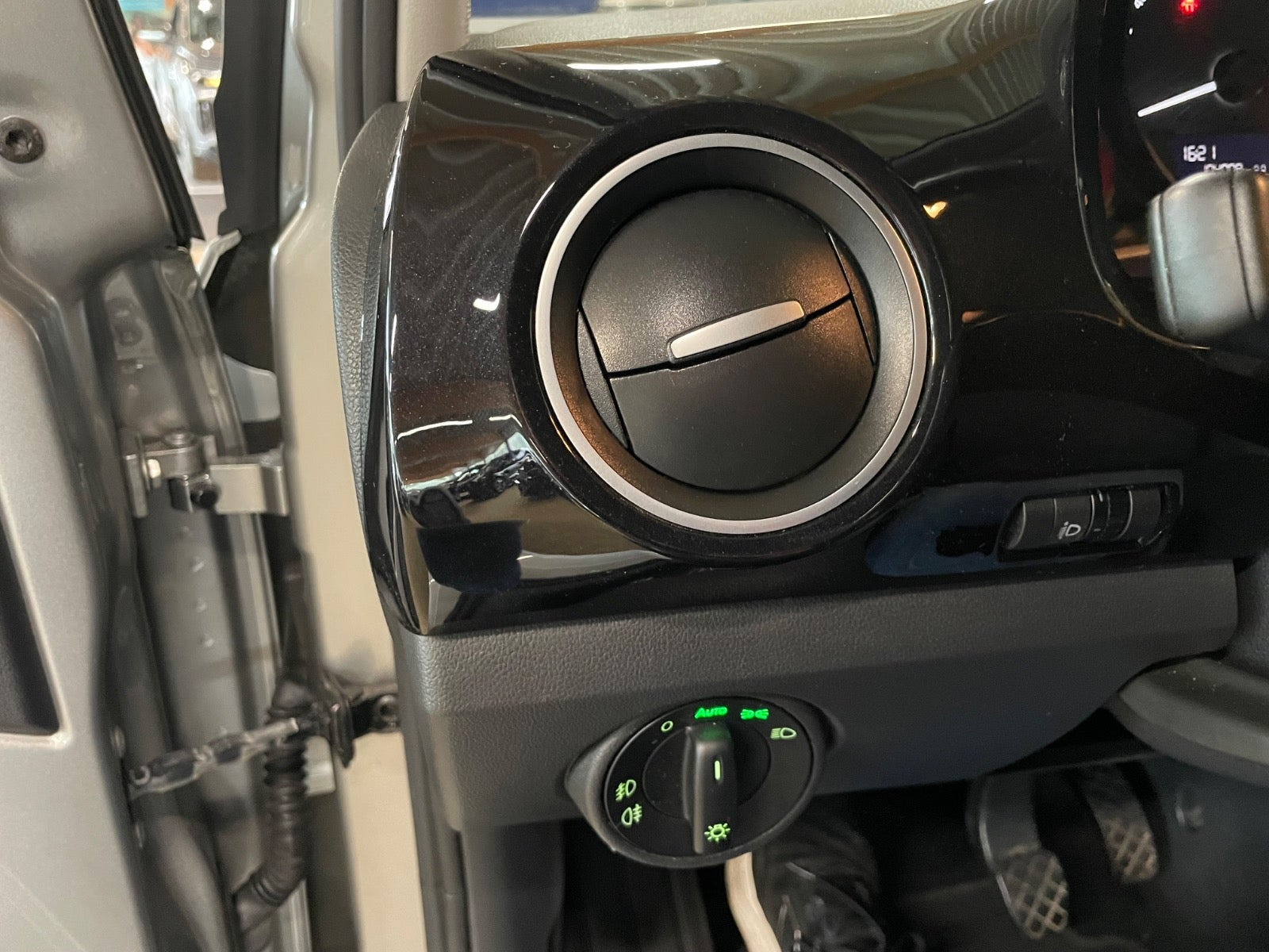 Grå Skoda Citigo fra 2018