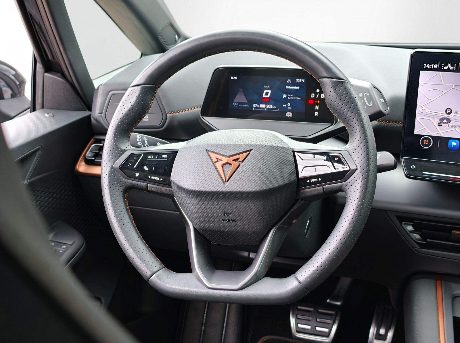 Grå Cupra Born fra 2024