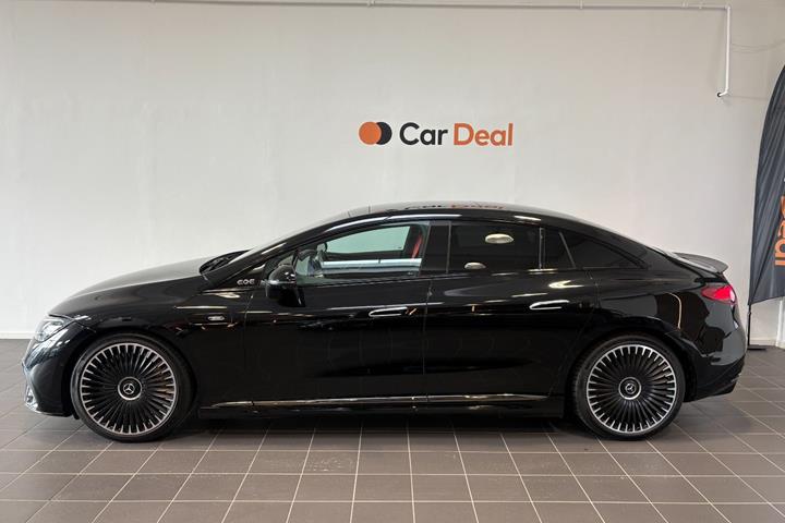 Sort Mercedes EQE43 fra 2023