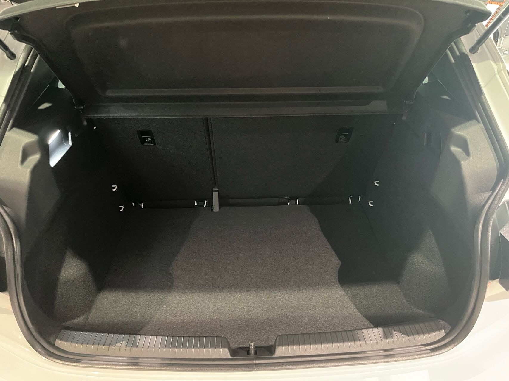 Hvid Cupra Born fra 2025