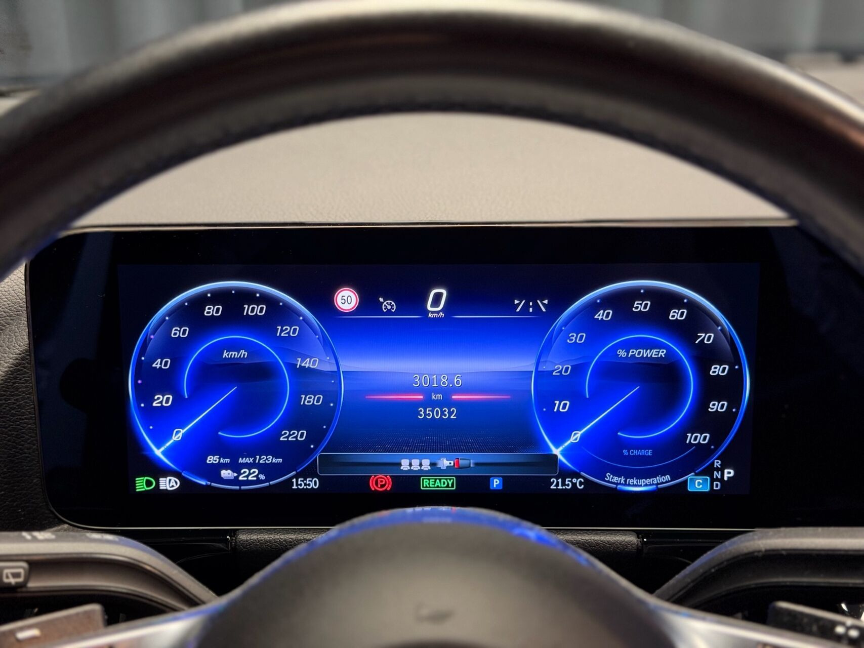 Hvid Mercedes EQA 250+ fra 2024