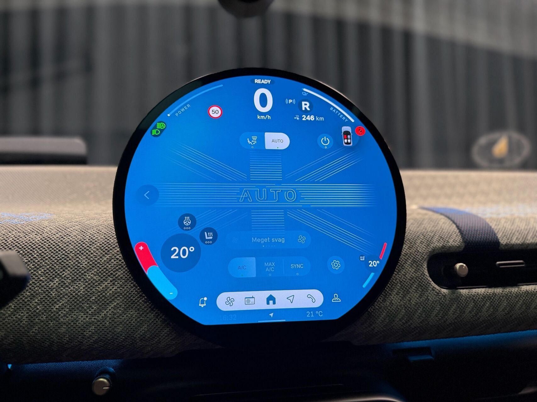 Blå Mini Cooper fra 2025