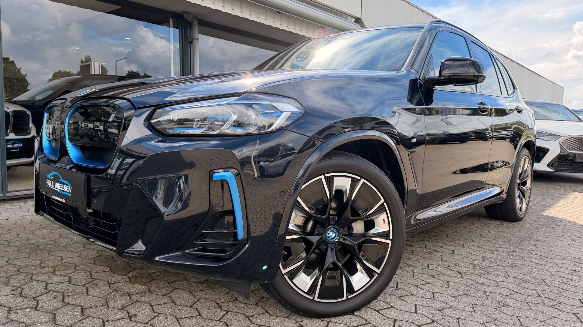 Sort BMW iX3 fra 2023