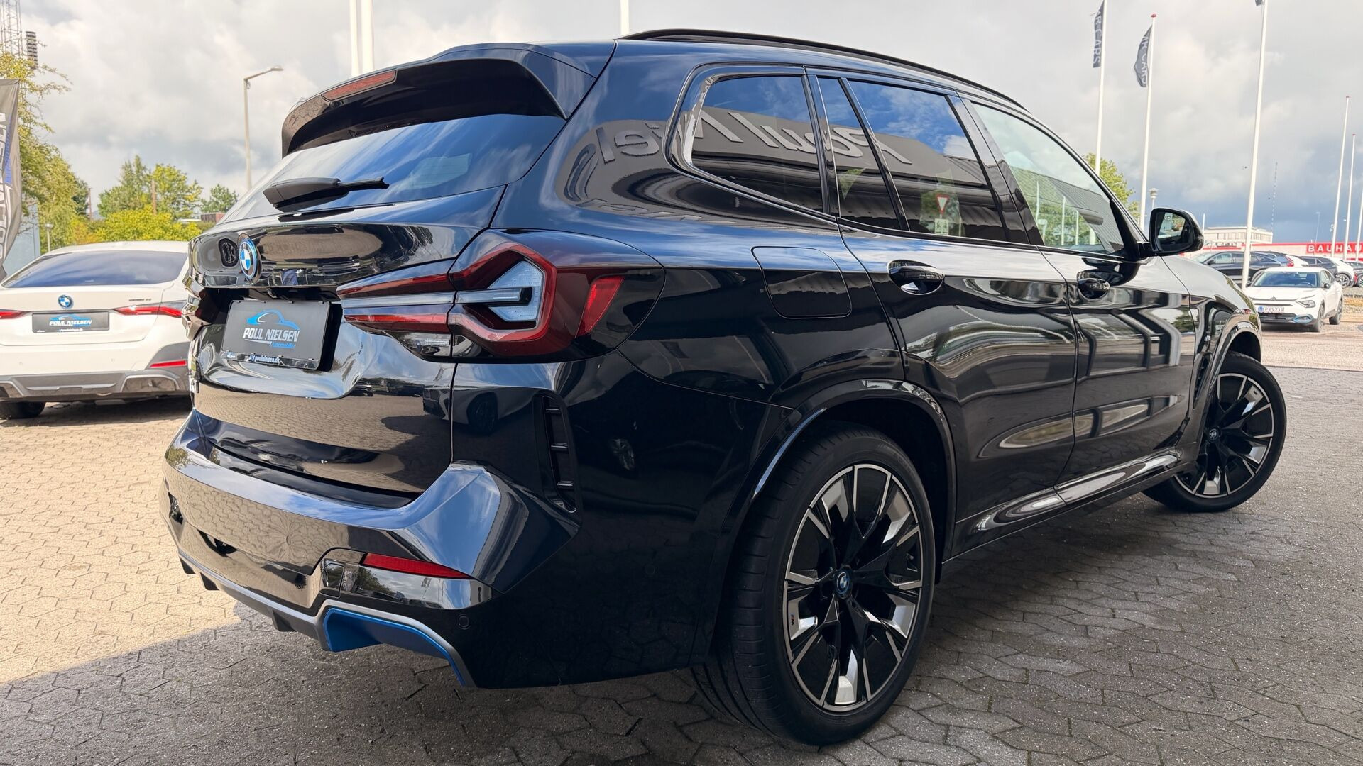 Sort BMW iX3 fra 2023