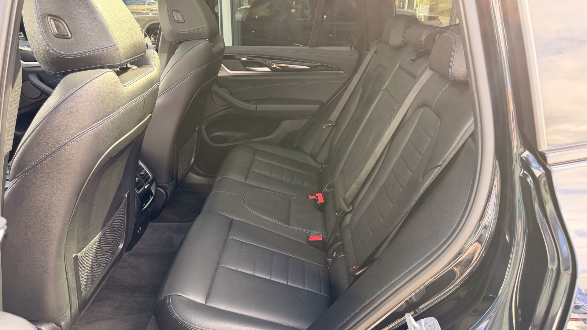 Sort BMW iX3 fra 2023