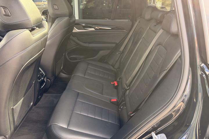 Sort BMW iX3 fra 2023