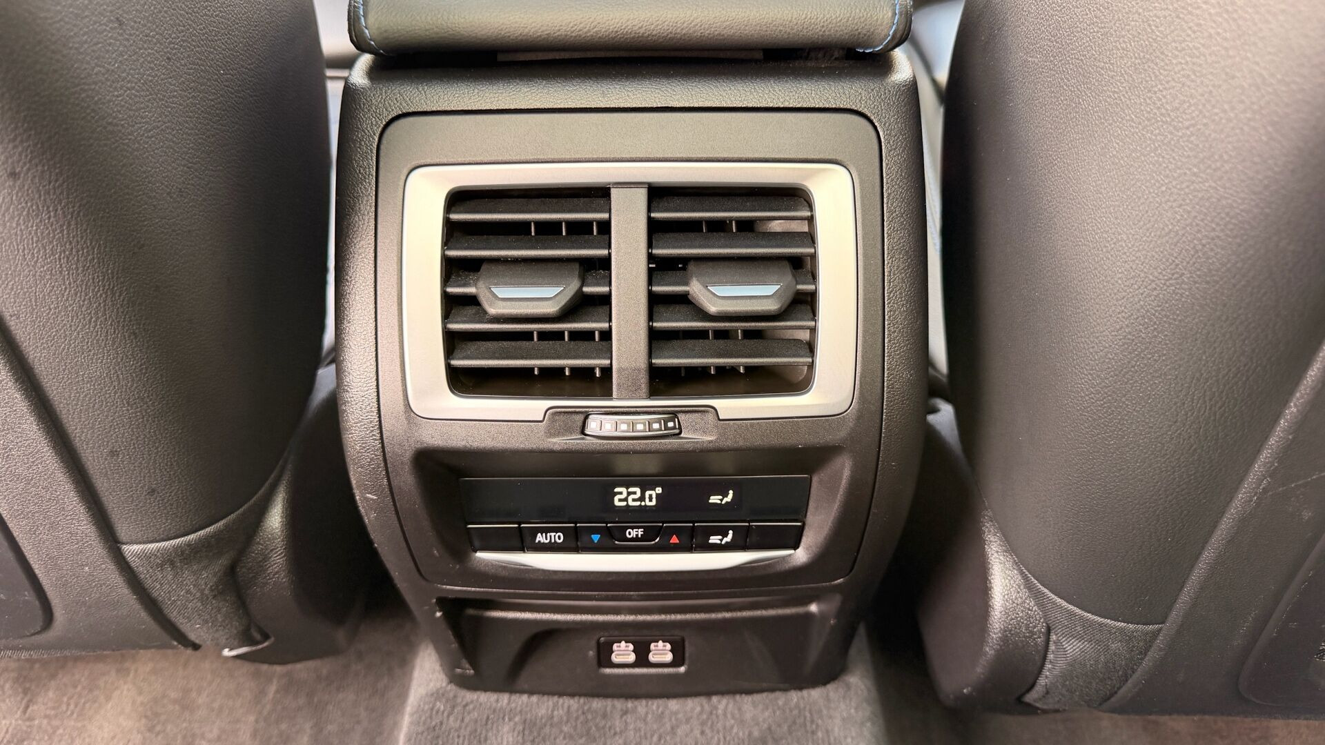Sort BMW iX3 fra 2023