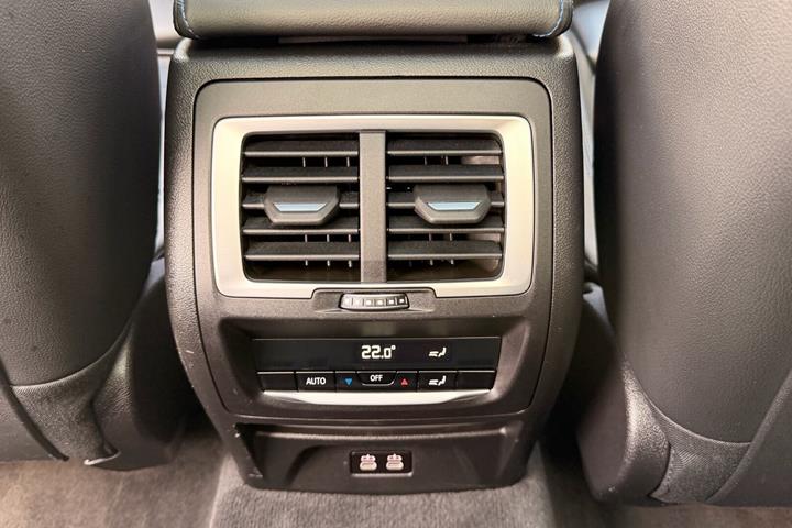 Sort BMW iX3 fra 2023