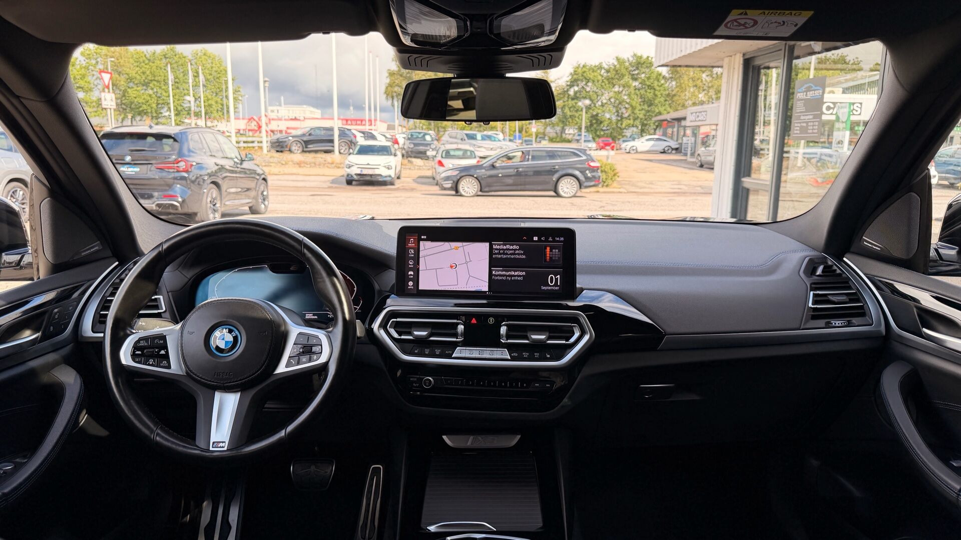 Sort BMW iX3 fra 2023