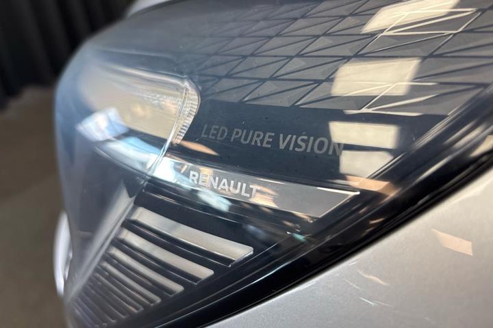 Grå Renault Clio fra 2020