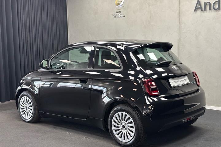 Sort Fiat 500e fra 2023