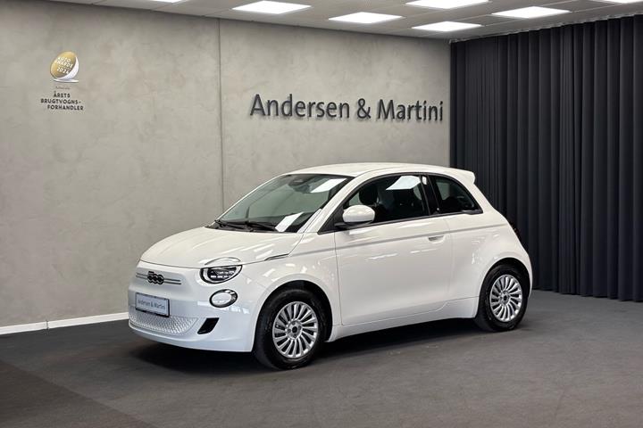 Hvid Fiat 500e fra 2023
