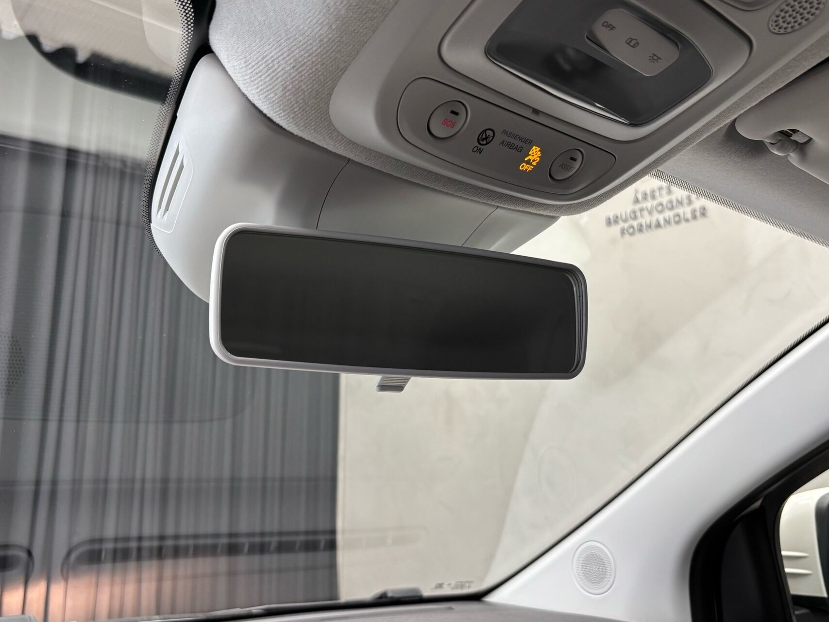 Hvid Fiat 500e fra 2023