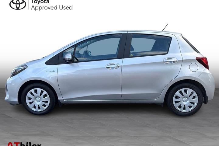 Sølv Toyota Yaris fra 2016
