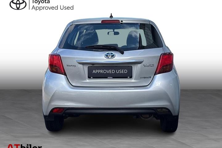 Sølv Toyota Yaris fra 2016