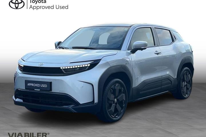 Grå Toyota Urban Cruiser fra 2026