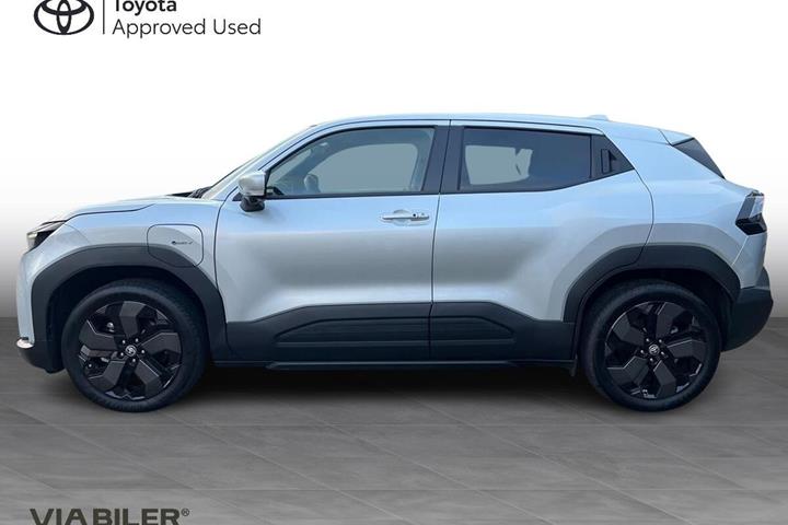 Grå Toyota Urban Cruiser fra 2026