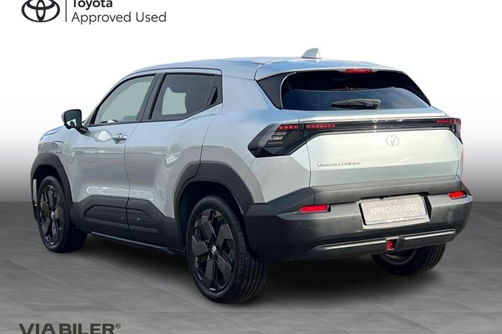 Grå Toyota Urban Cruiser fra 2026
