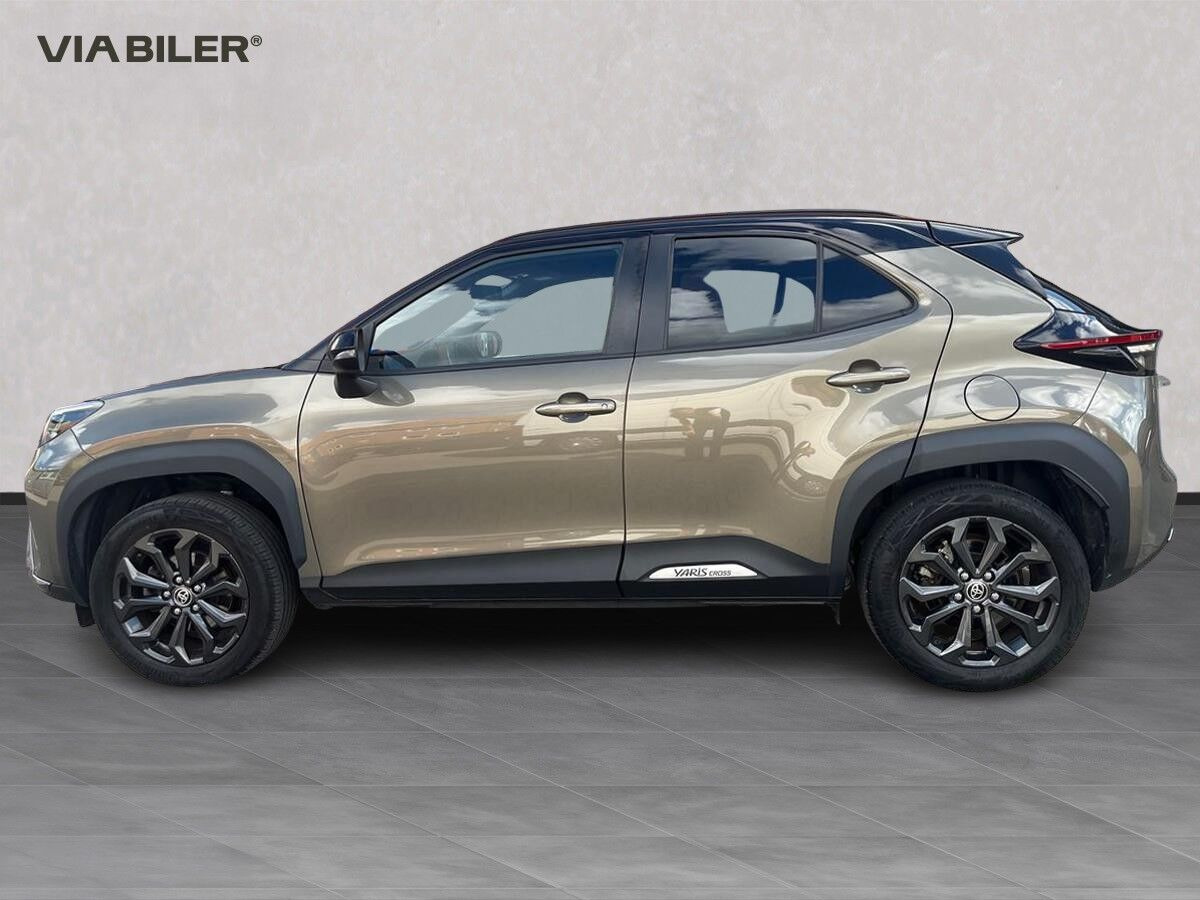 Bronze Toyota Yaris Cross fra 2023