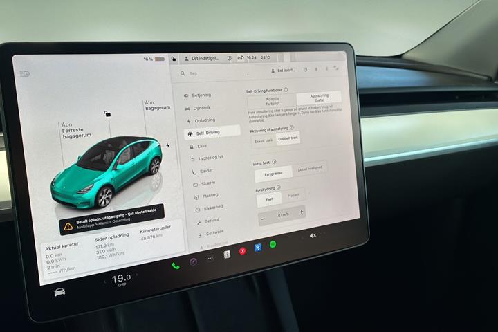 Hvid Tesla Model Y fra 2023