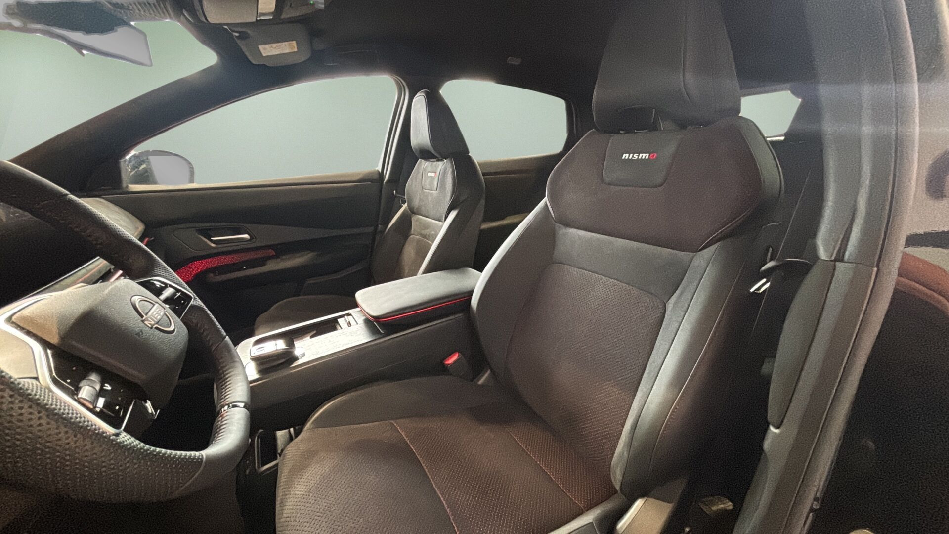 Sort Nissan Ariya fra 2026