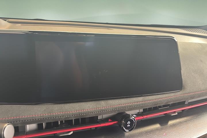 Sort Nissan Ariya fra 2026