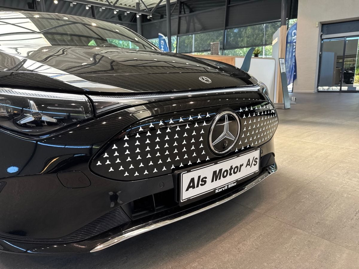 Sort Mercedes CLA250+ fra 2025