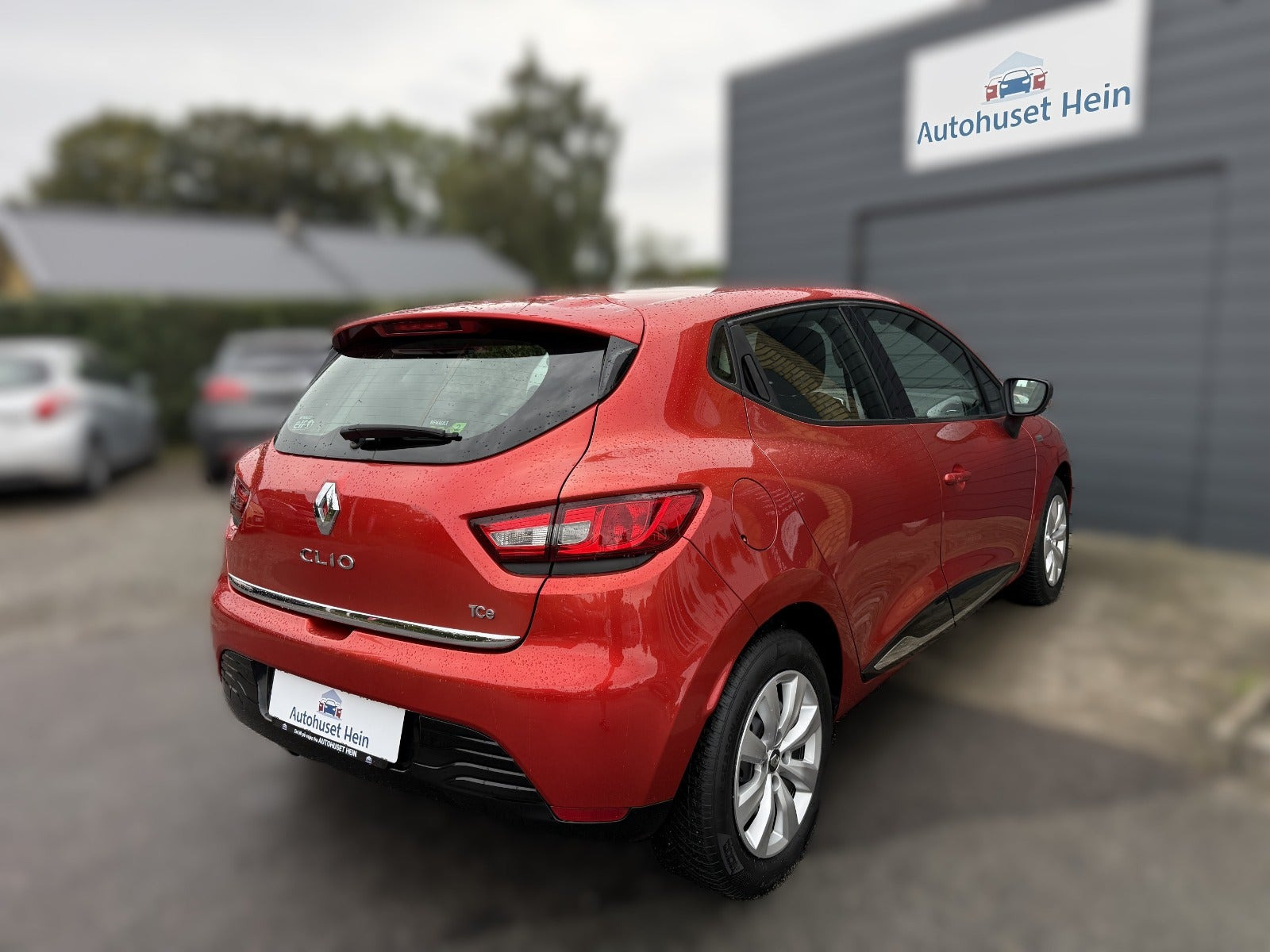Rød Renault Clio IV fra 2014