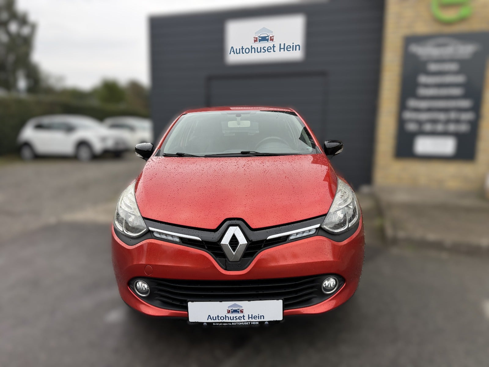 Rød Renault Clio IV fra 2014