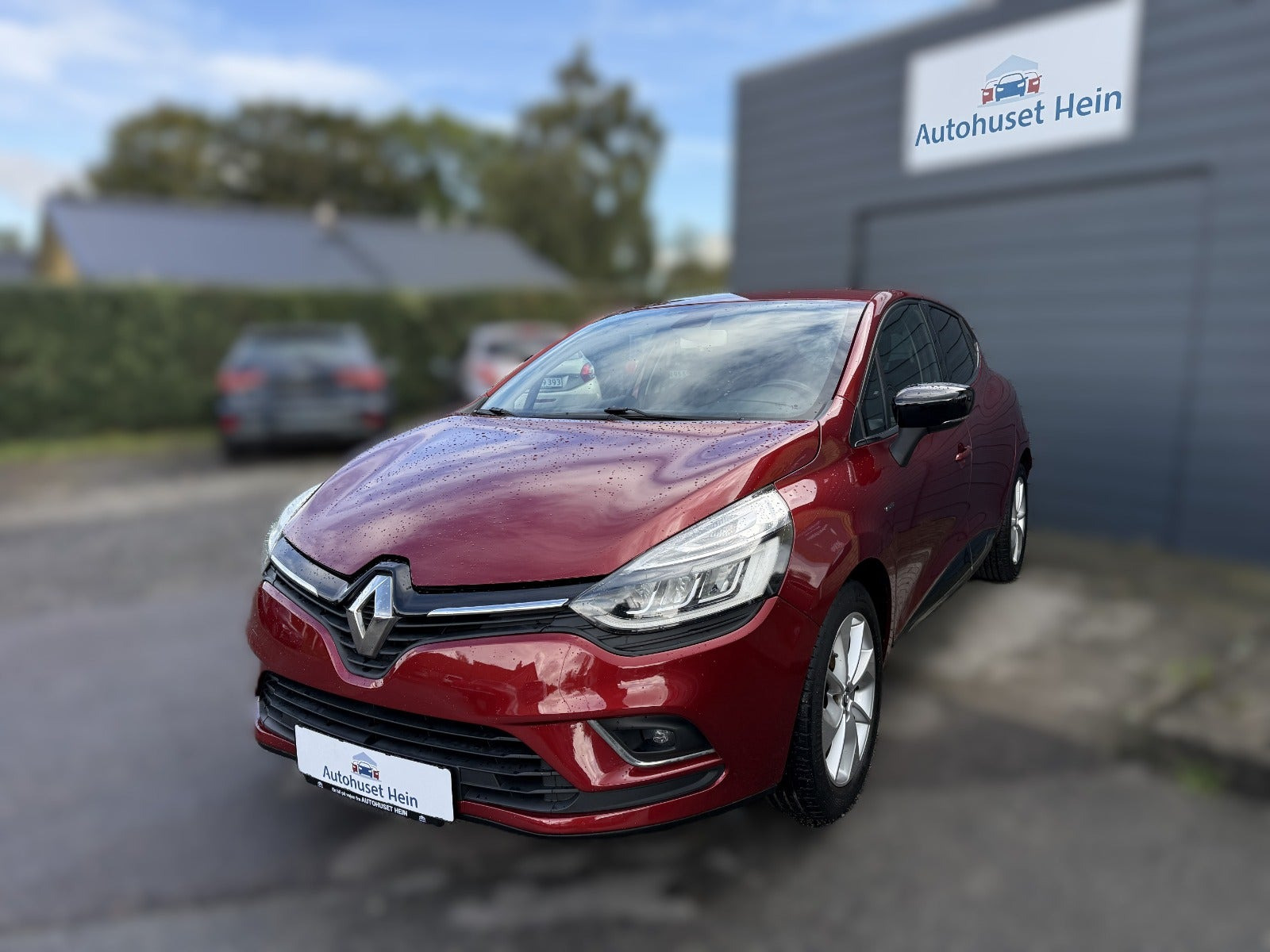 Rød Renault Clio IV fra 2017