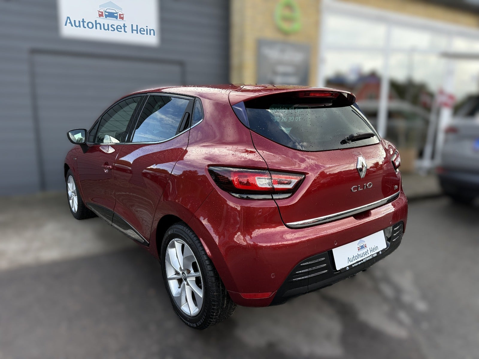 Rød Renault Clio IV fra 2017