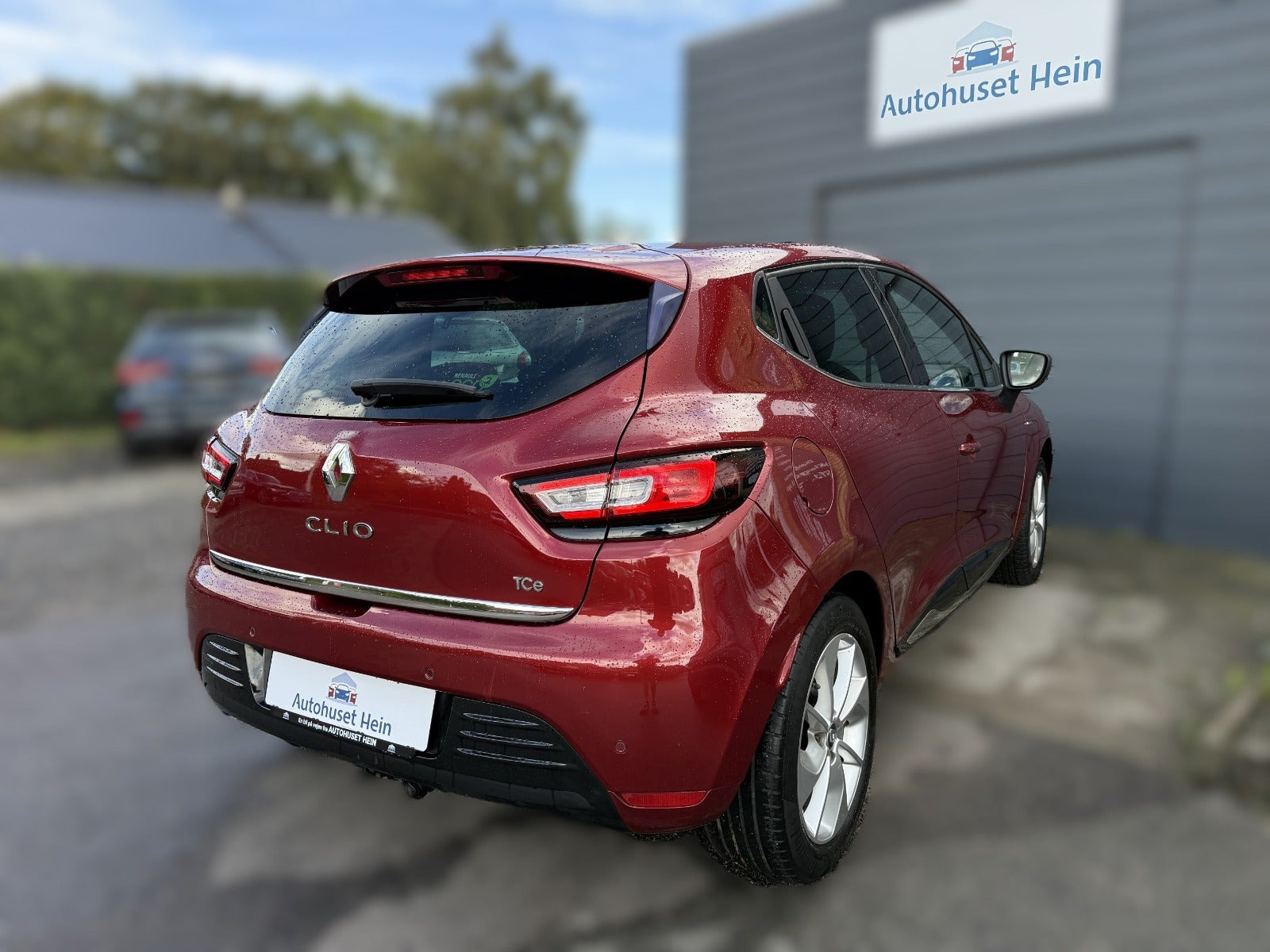 Rød Renault Clio IV fra 2017