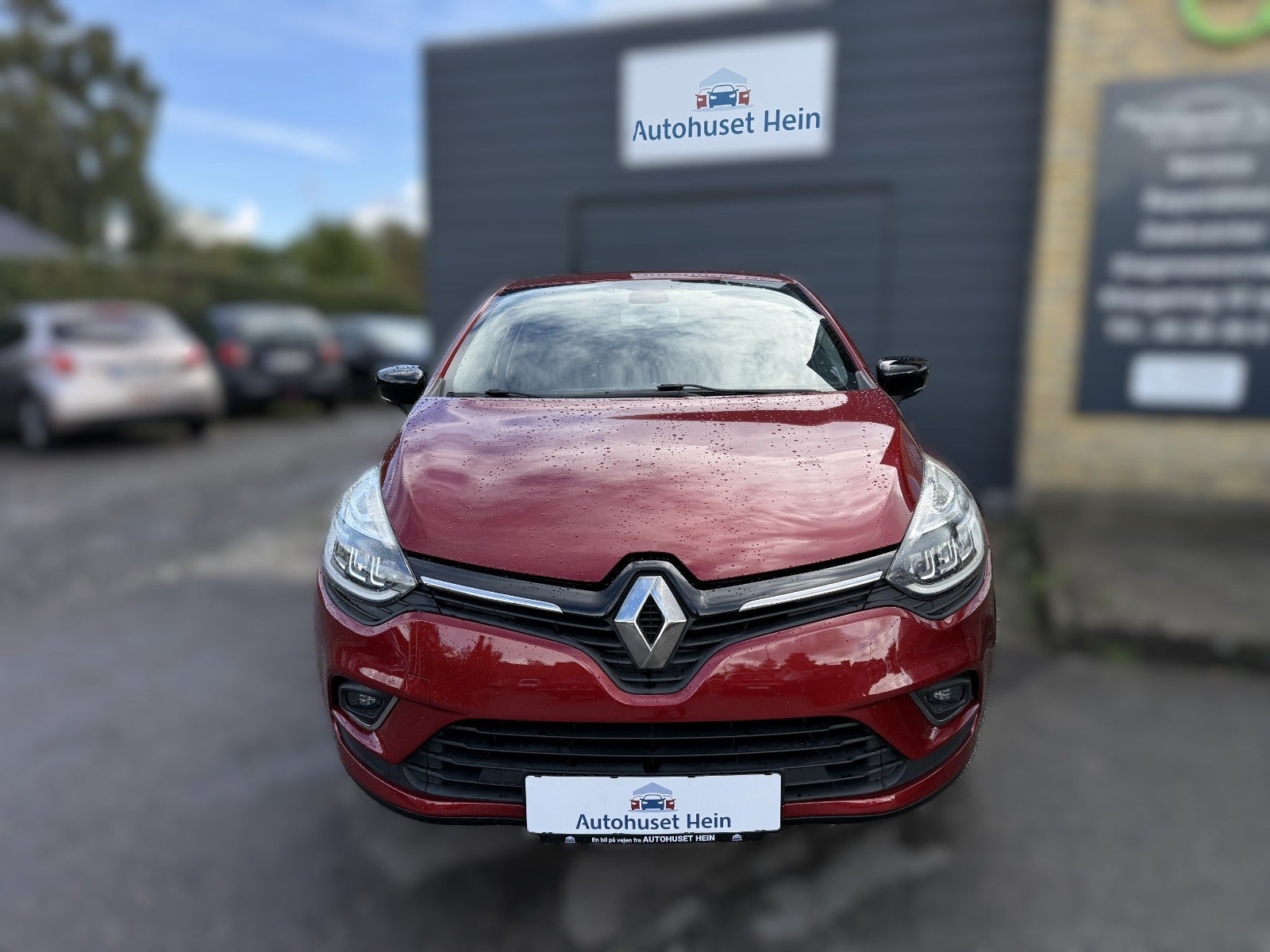 Rød Renault Clio IV fra 2017