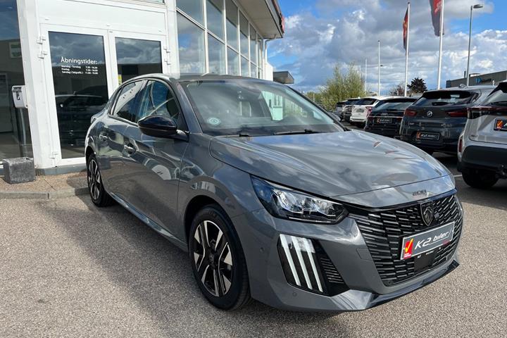 Grå Peugeot 208 fra 2024
