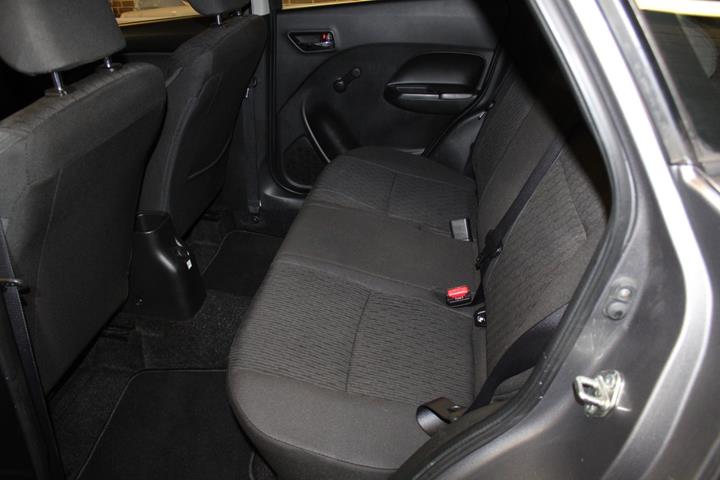 Grå Suzuki Baleno fra 2018
