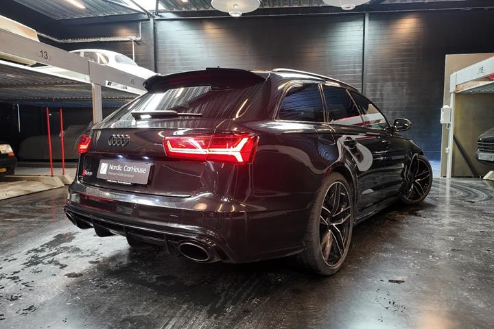 Sort Audi RS6 fra 2018