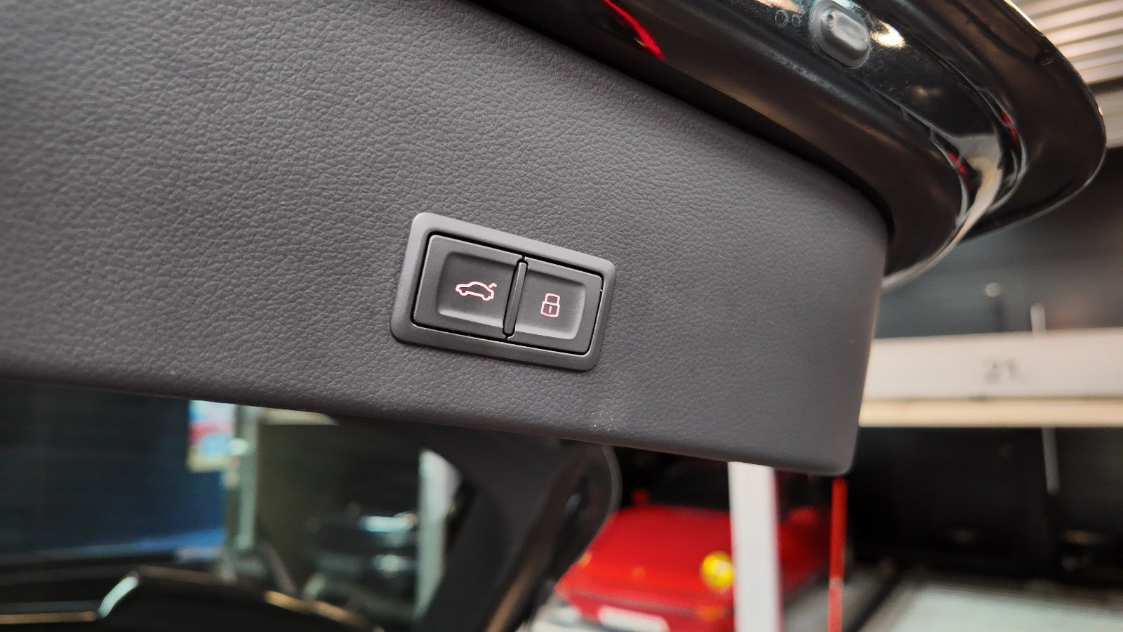 Sort Audi RS6 fra 2018