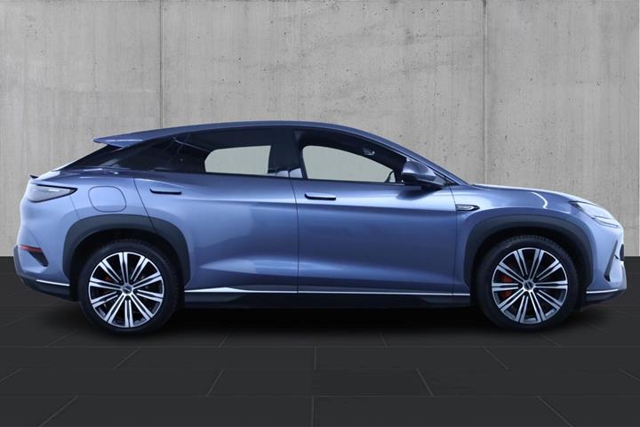 Grå BYD Sealion 7 fra 2025
