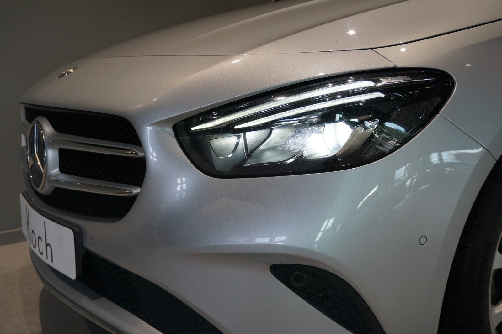 Sølv Mercedes B200 fra 2019