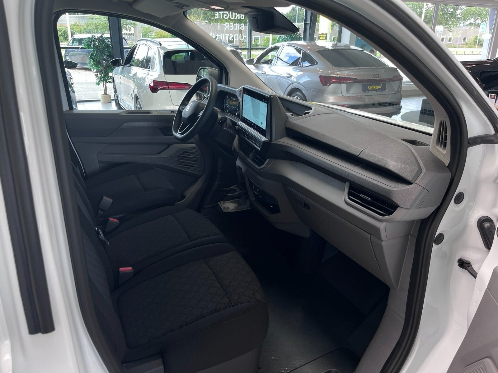 Hvid VW e-Transporter fra 2025