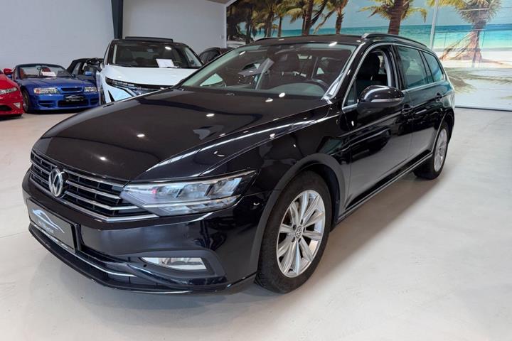 Sort VW Passat fra 2020