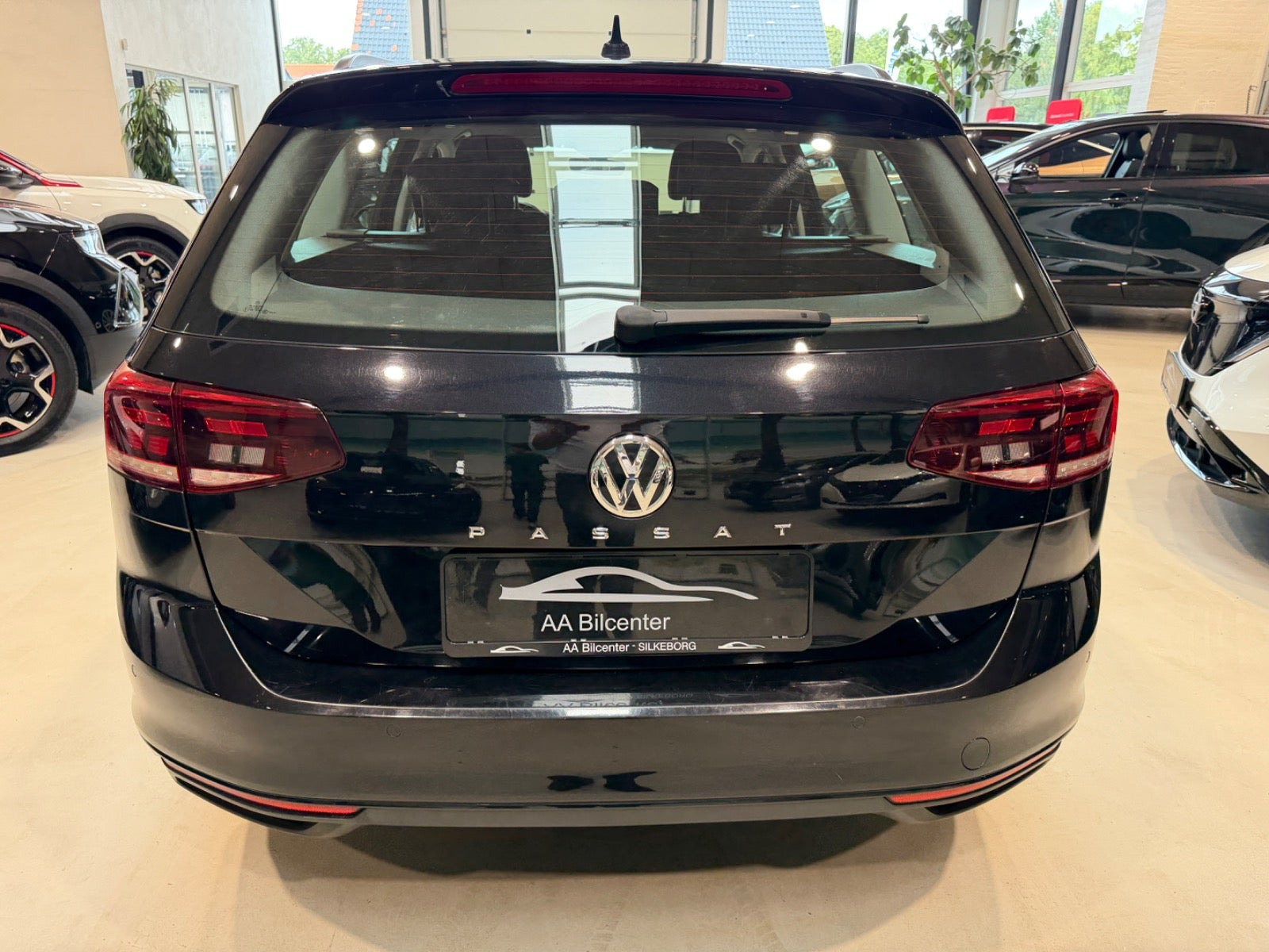 Sort VW Passat fra 2020